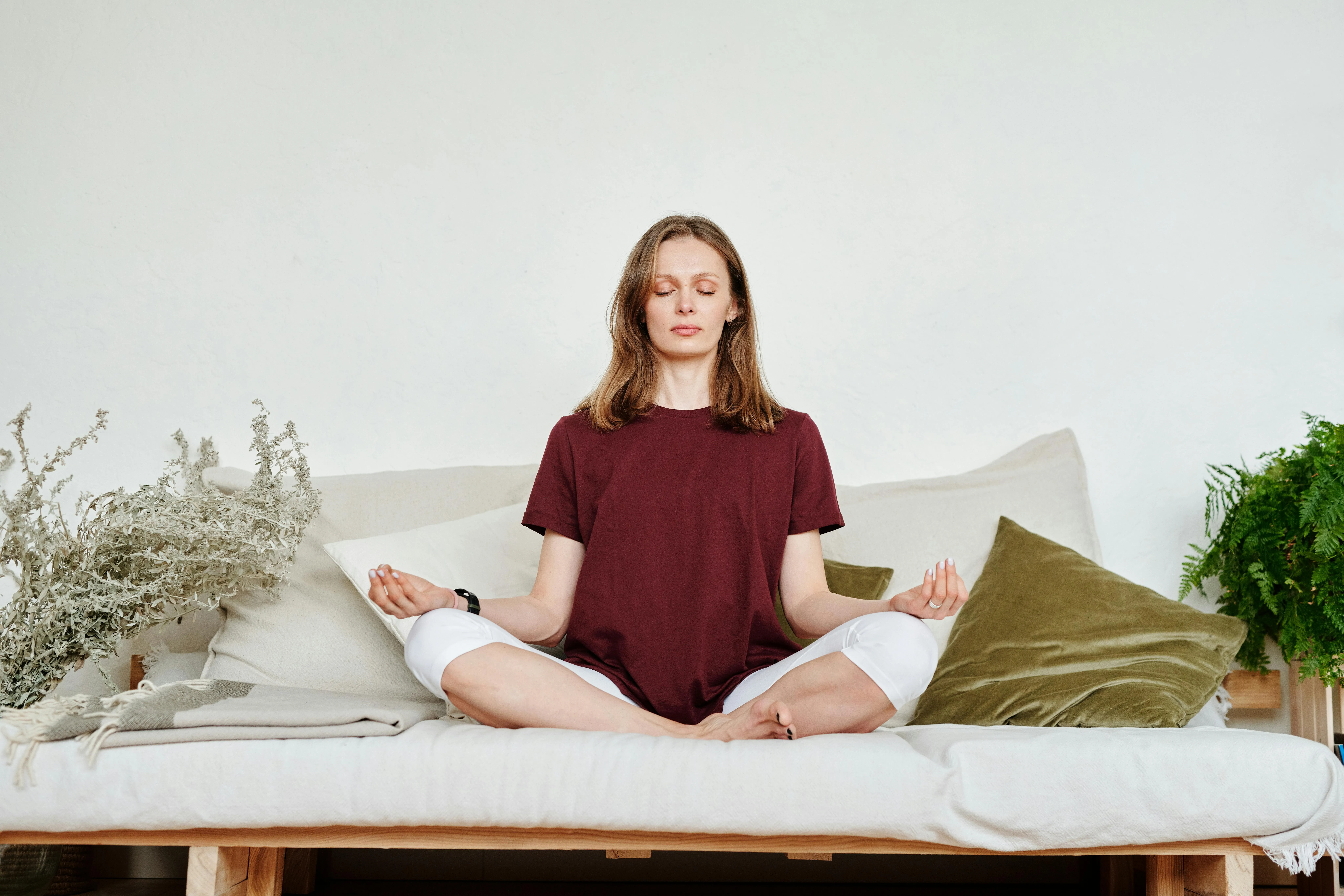 Mindfulness Meditation: A Complete Guide to Present-Moment Awareness