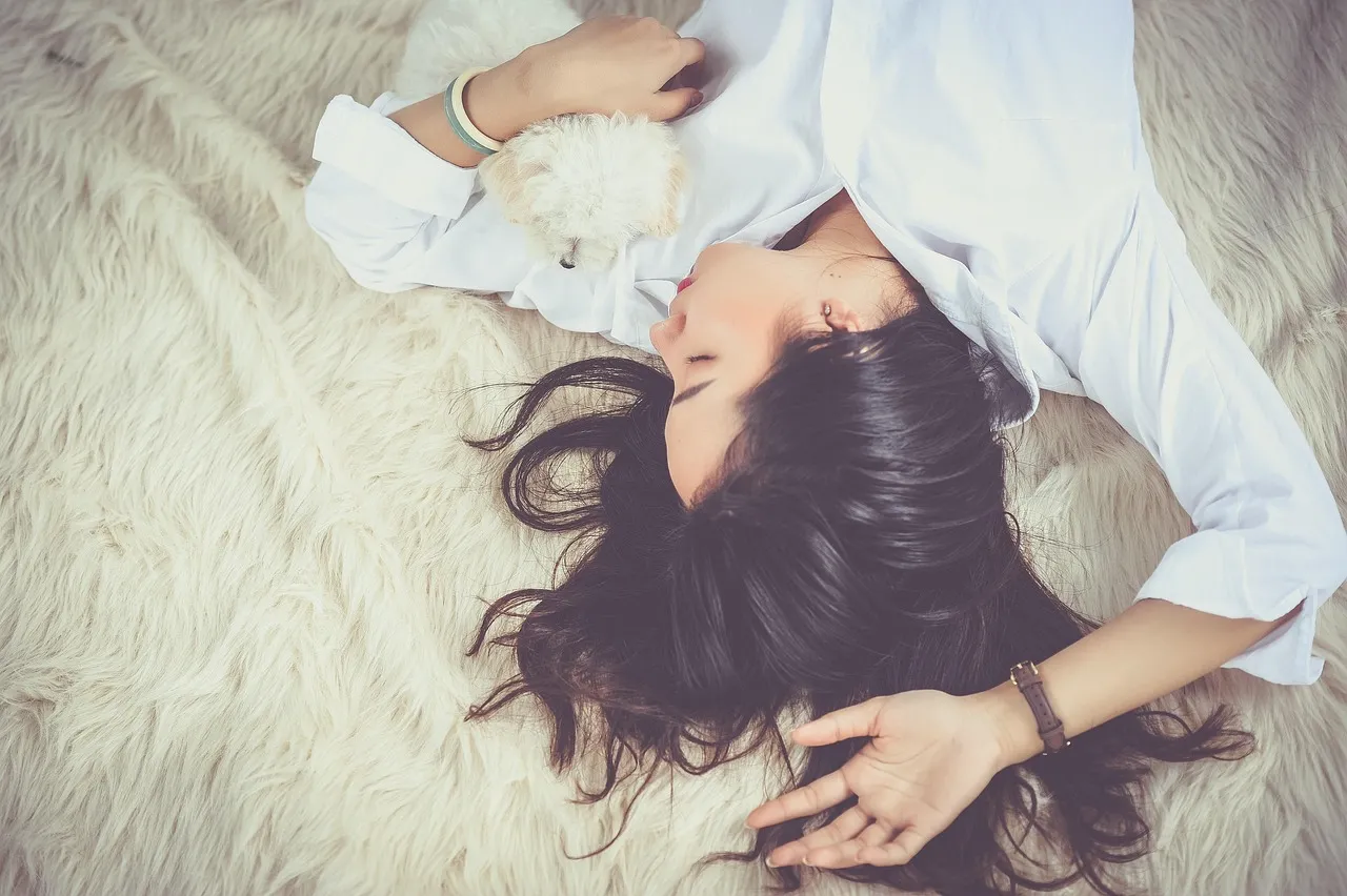 Sleeping Without a Pillow